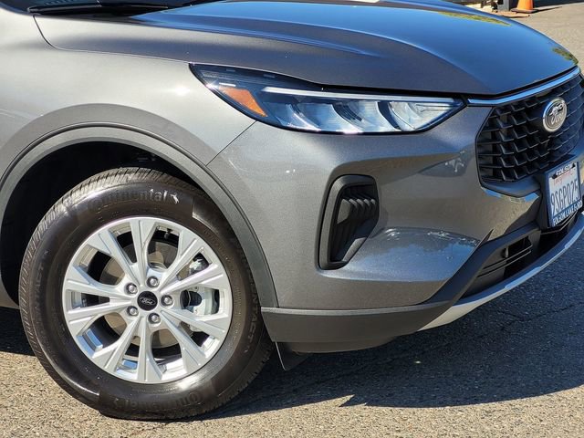 Used 2025 Ford Escape Active w/ Cold Weather Package image 6