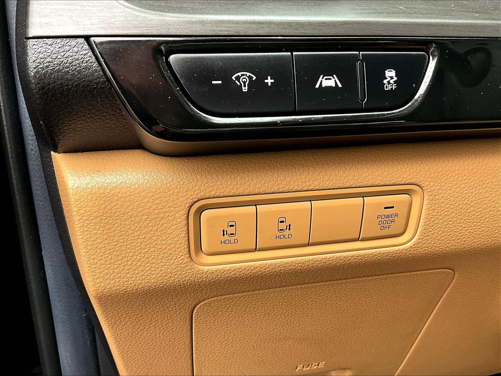Used 2023 Kia Carnival EX FWD image 38
