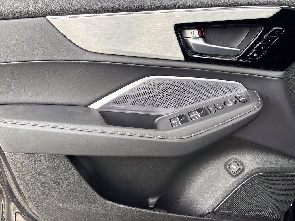 New 2026 Acura MDX w/ Technology Package FWD image 17