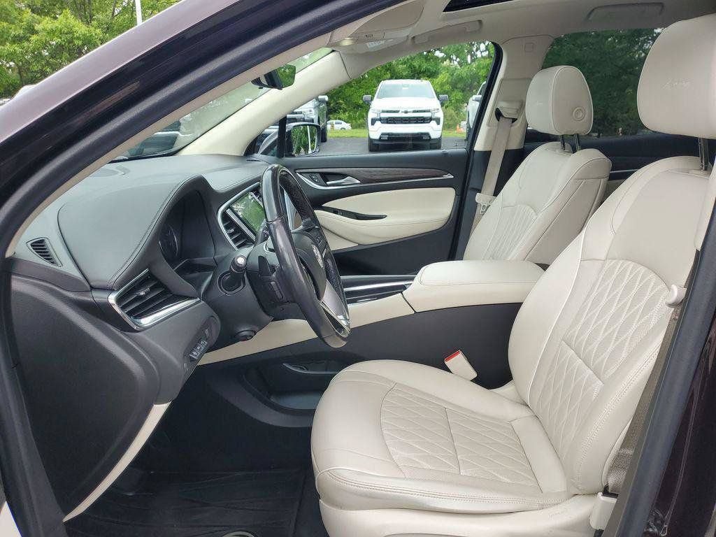 Used 2022 Buick Enclave Avenir w/ Avenir Technology Package AWD/4WD image 5