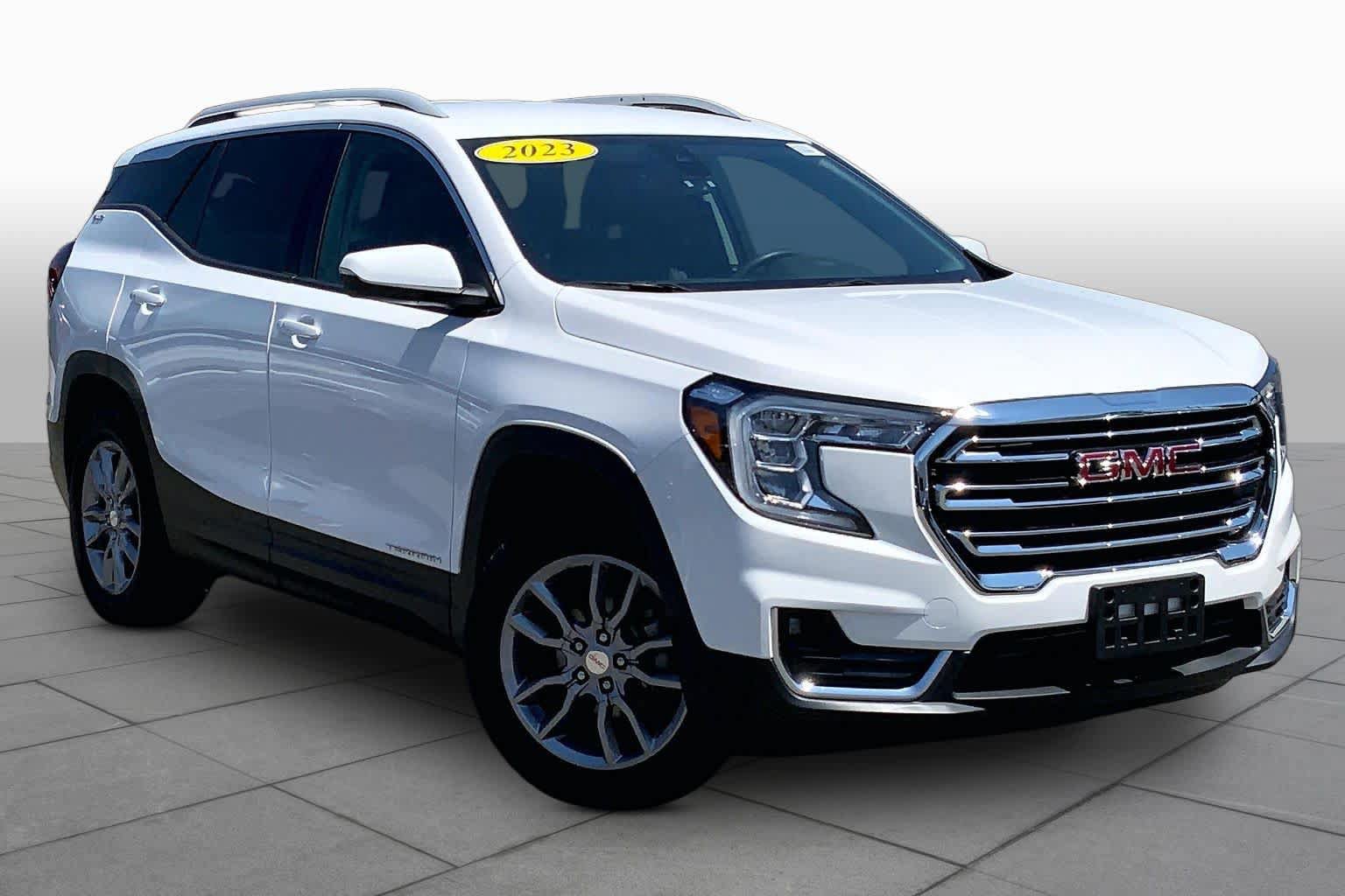 Certified 2023 GMC Terrain SLT AWD/4WD image 3