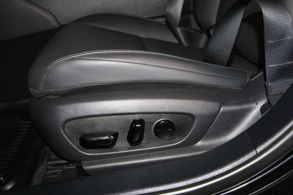 Used 2022 Lexus ES 350 w/ Premium Package image 9