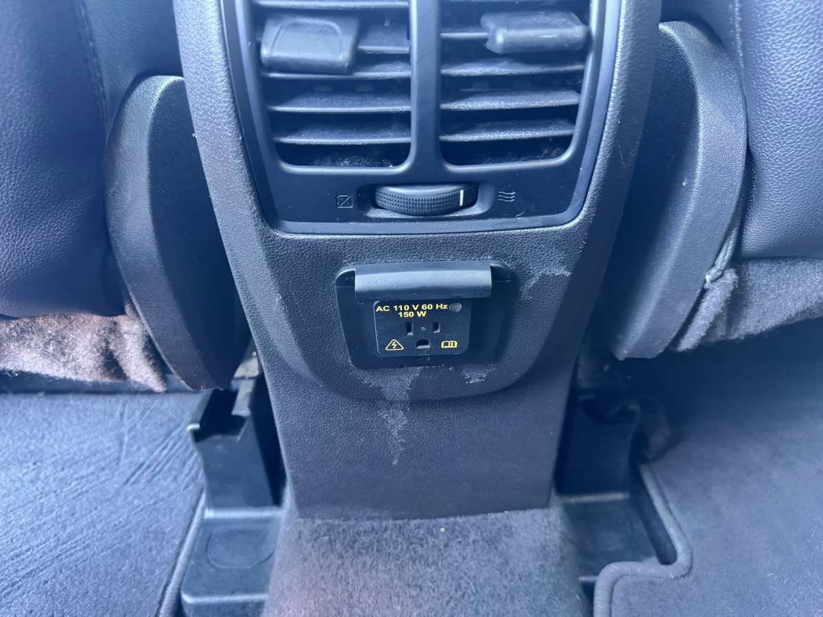 Used 2015 Ford Escape Titanium w/ Equipment Group 301A AWD/4WD image 33