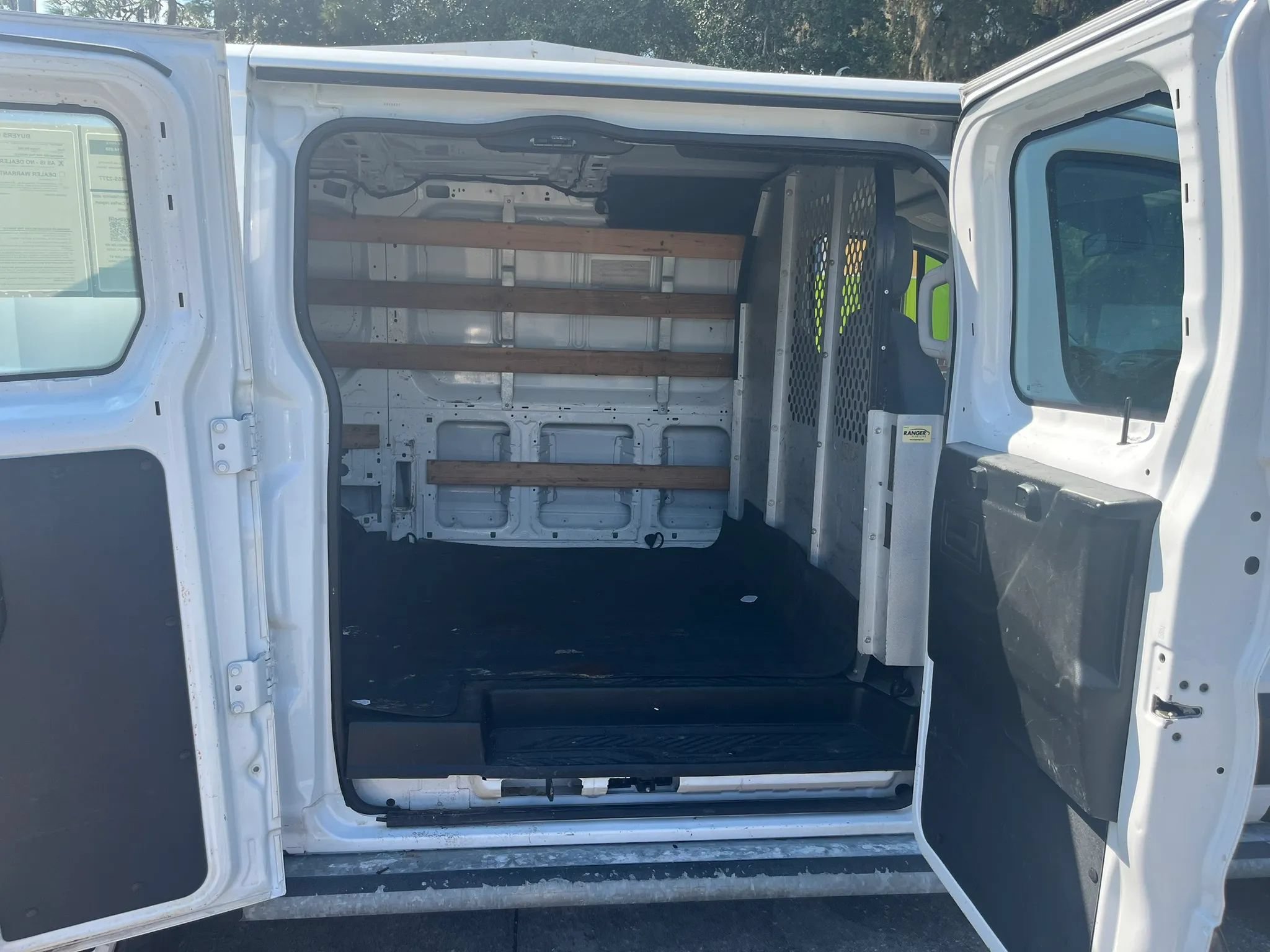 Used 2016 Ford Transit 250 130 Low Roof w/ Exterior Upgrade Package RWD image 21