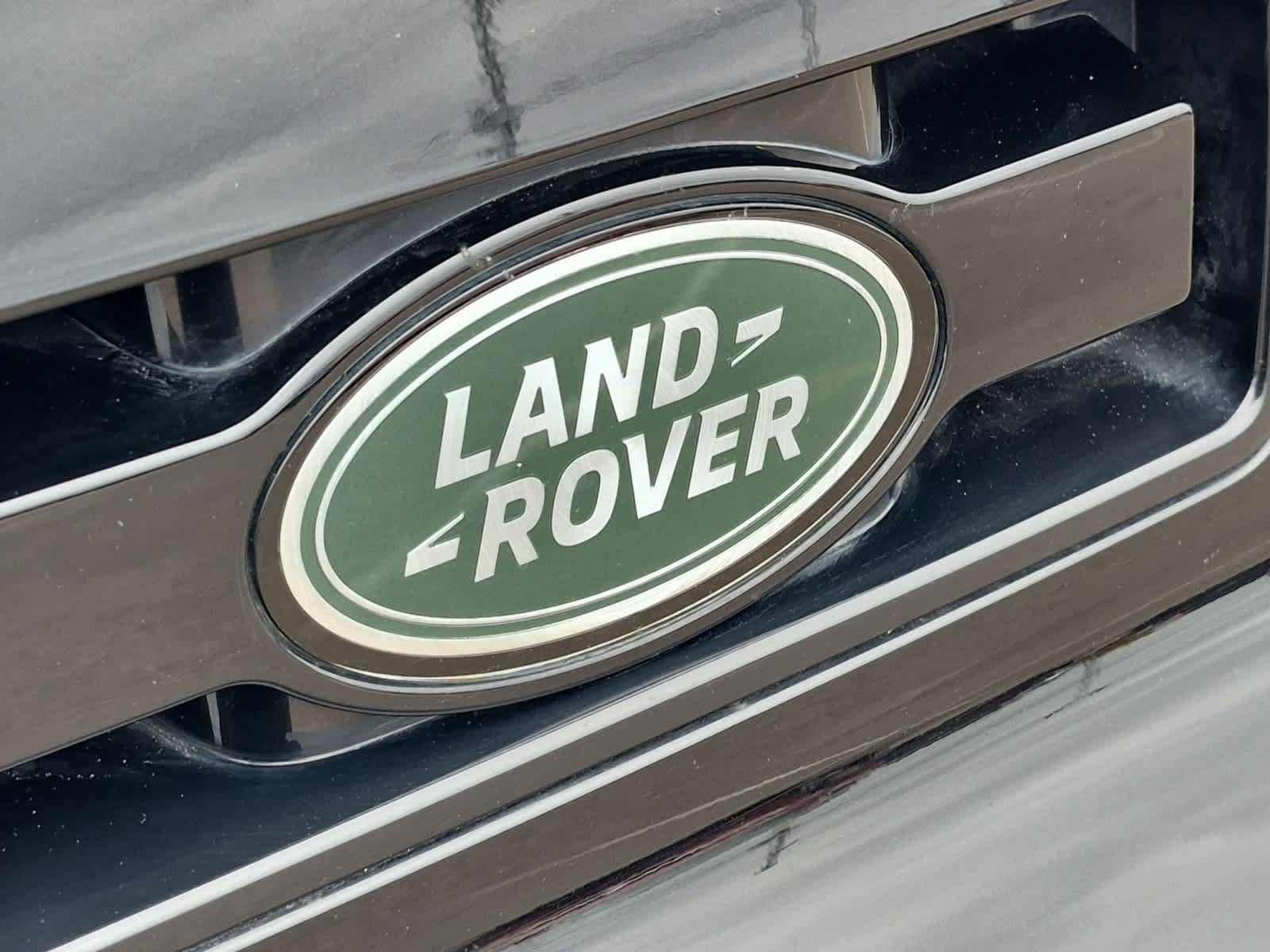 Certified 2023 Land Rover Defender 110 X-Dynamic SE AWD/4WD image 11