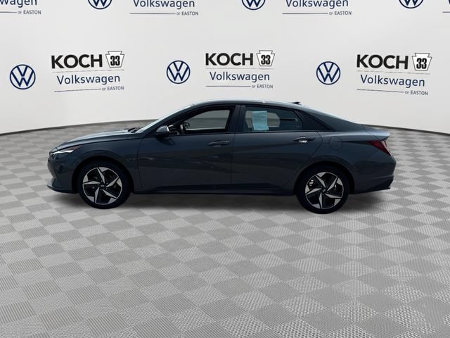 Used 2023 Hyundai Elantra SEL w/ Convenience Package FWD image 4