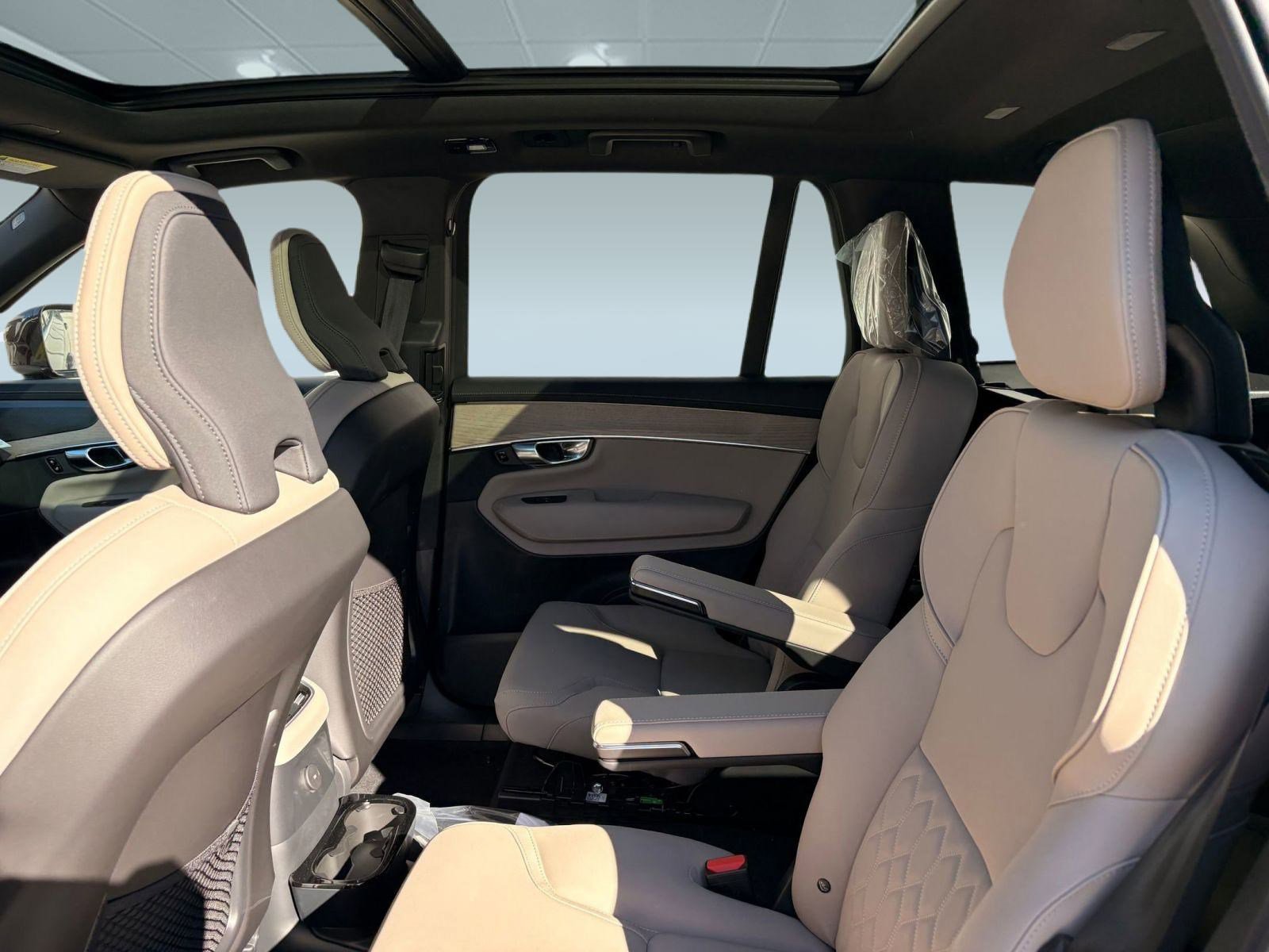 New 2026 Volvo XC90 T8 Plus image 24