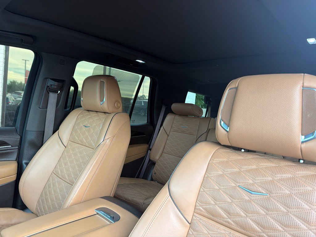 Used 2021 Cadillac Escalade Sport w/ Driver Assist Tech Package AWD/4WD image 7