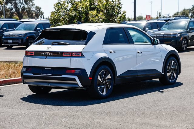 New 2026 Hyundai Ioniq 5 SEL RWD image 5