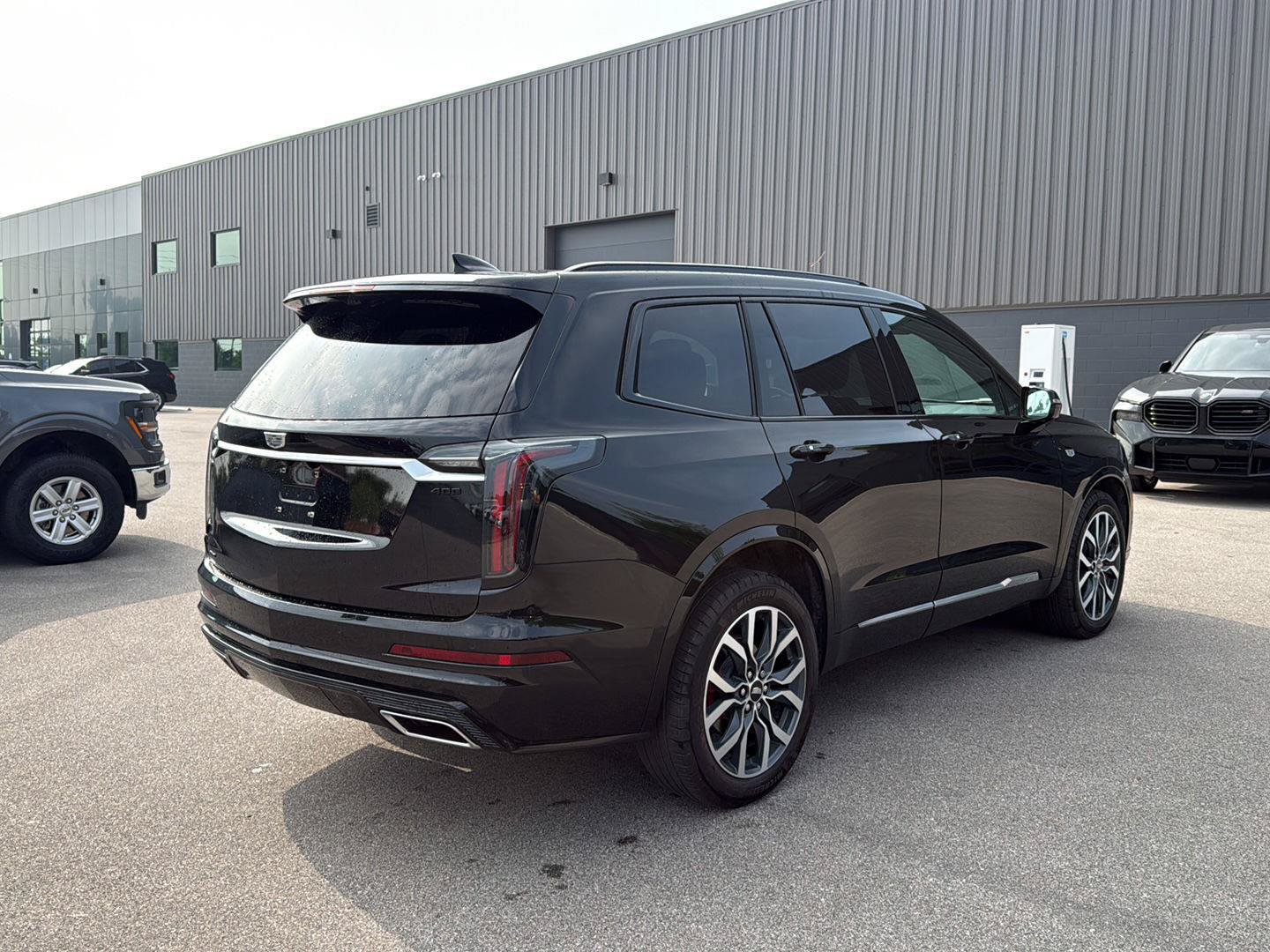 Used 2024 Cadillac XT6 Sport w/ Technology Package AWD/4WD image 3