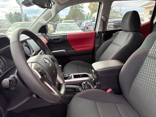 Used 2023 Toyota Tacoma SR5 AWD/4WD image 21