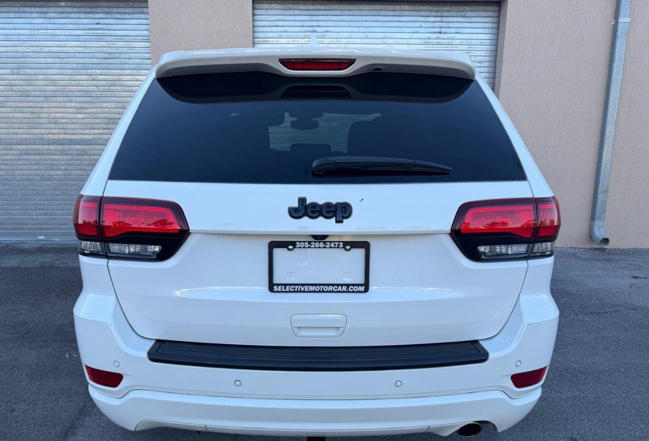Used 2019 Jeep Grand Cherokee Laredo RWD image 10