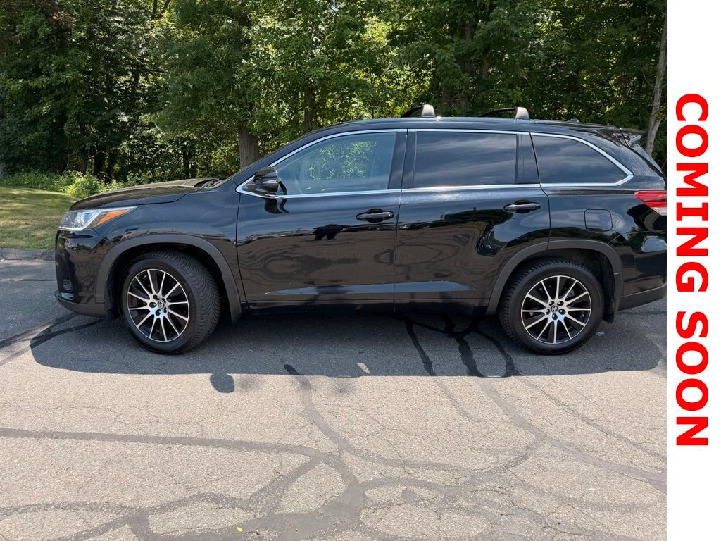 Used 2017 Toyota Highlander SE AWD/4WD image 5
