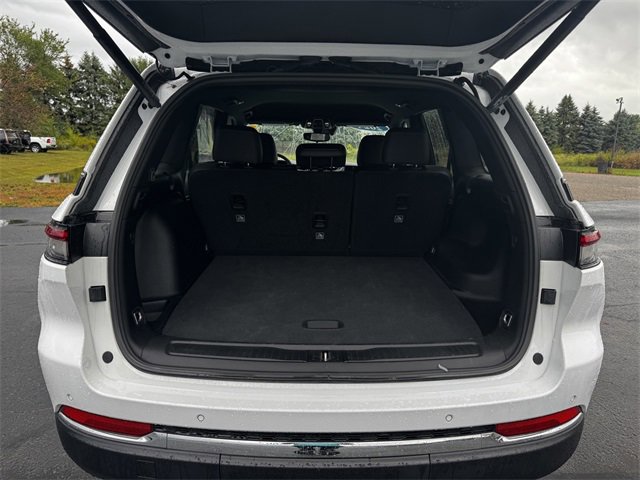 Certified 2024 Jeep Grand Cherokee Limited image 18