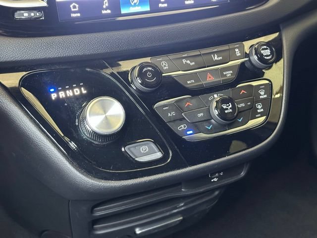 Used 2026 Chrysler Pacifica Select FWD image 29