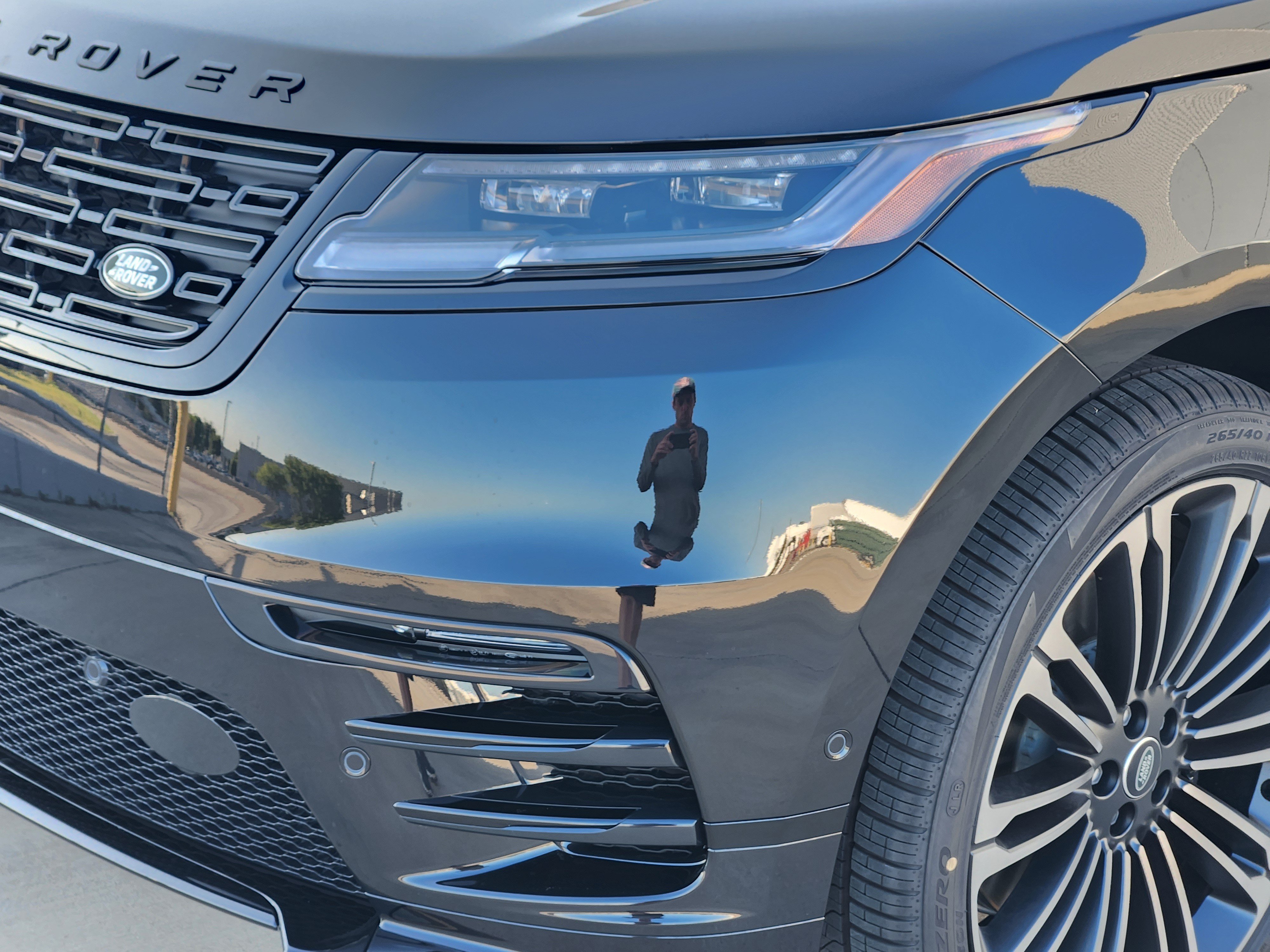 New 2026 Land Rover Range Rover Velar Belgravia AWD/4WD image 9