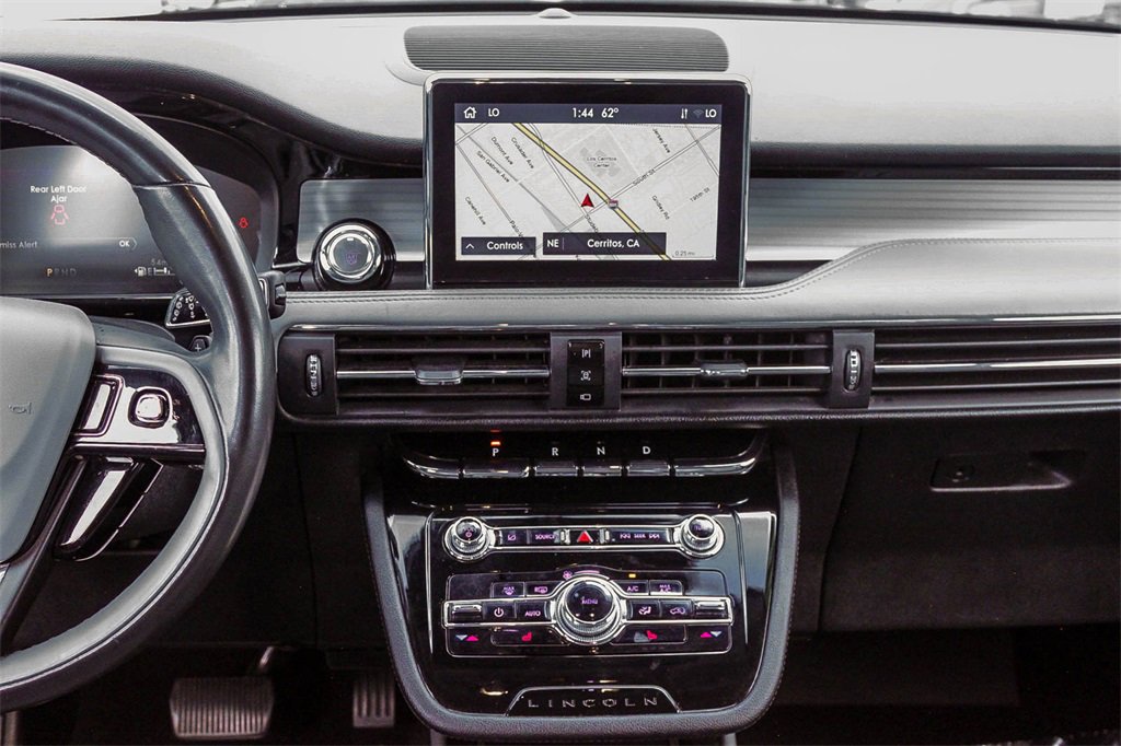 Used 2022 Lincoln Corsair Reserve image 17