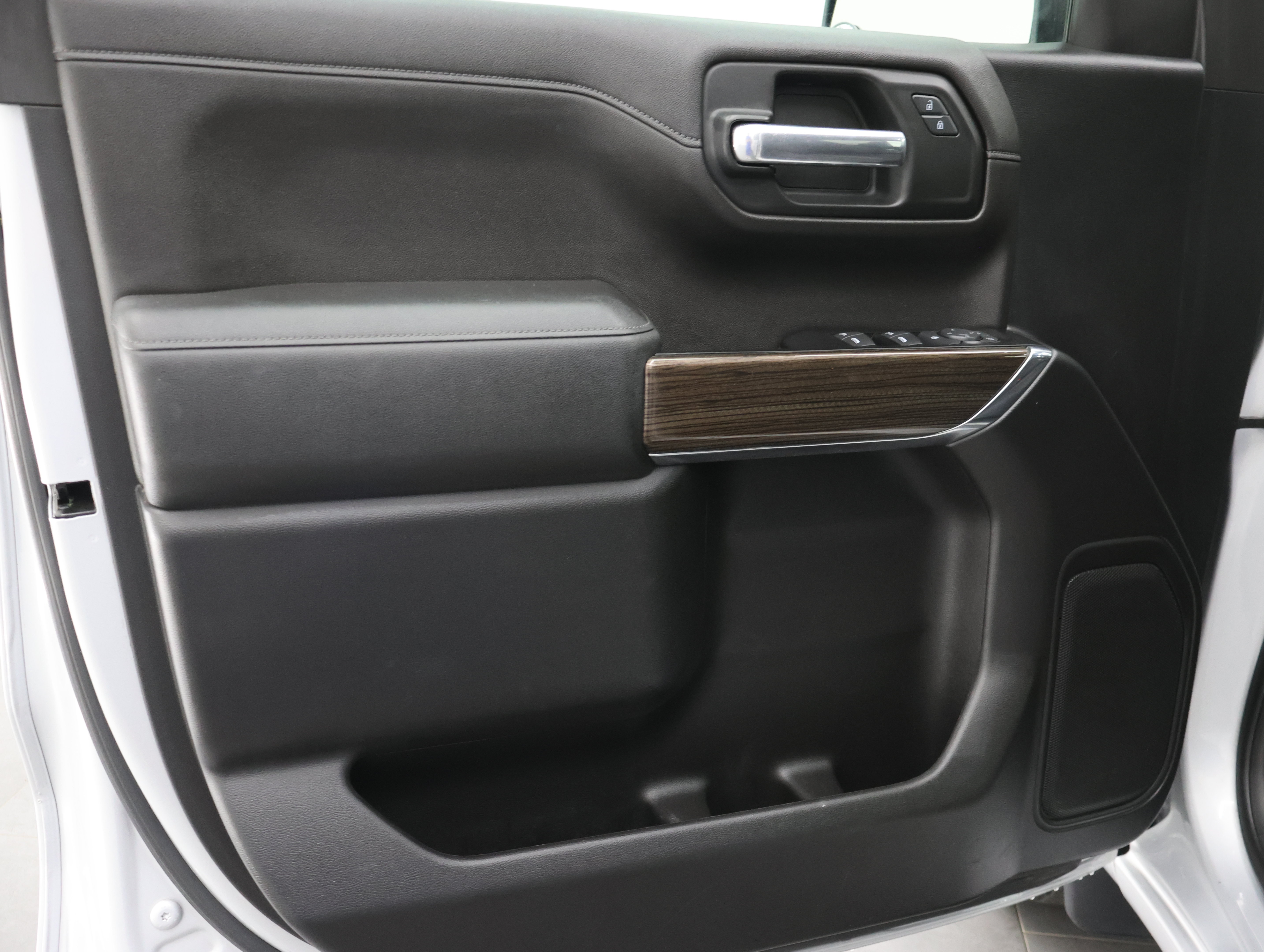 Used 2019 Chevrolet Silverado 1500 LT w/ All-Star Edition AWD/4WD image 39