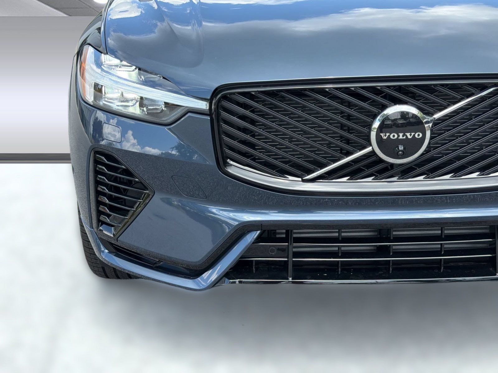 New 2026 Volvo XC60 T8 Ultra w/ Protection Package Premier AWD/4WD image 11