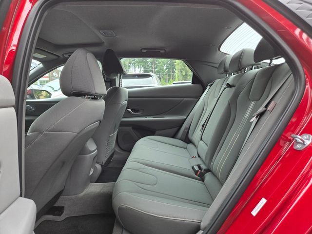 Certified 2025 Hyundai Elantra SEL FWD image 16
