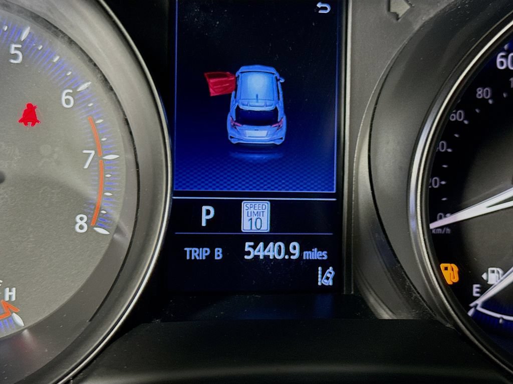 Used 2021 Toyota C-HR XLE FWD image 13