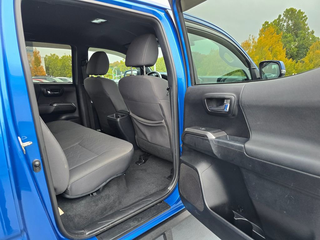 Used 2018 Toyota Tacoma TRD Off-Road image 15