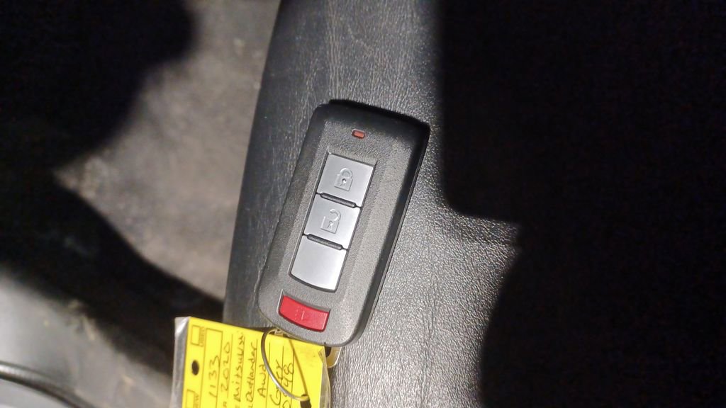 Used 2020 Mitsubishi Outlander SEL image 10