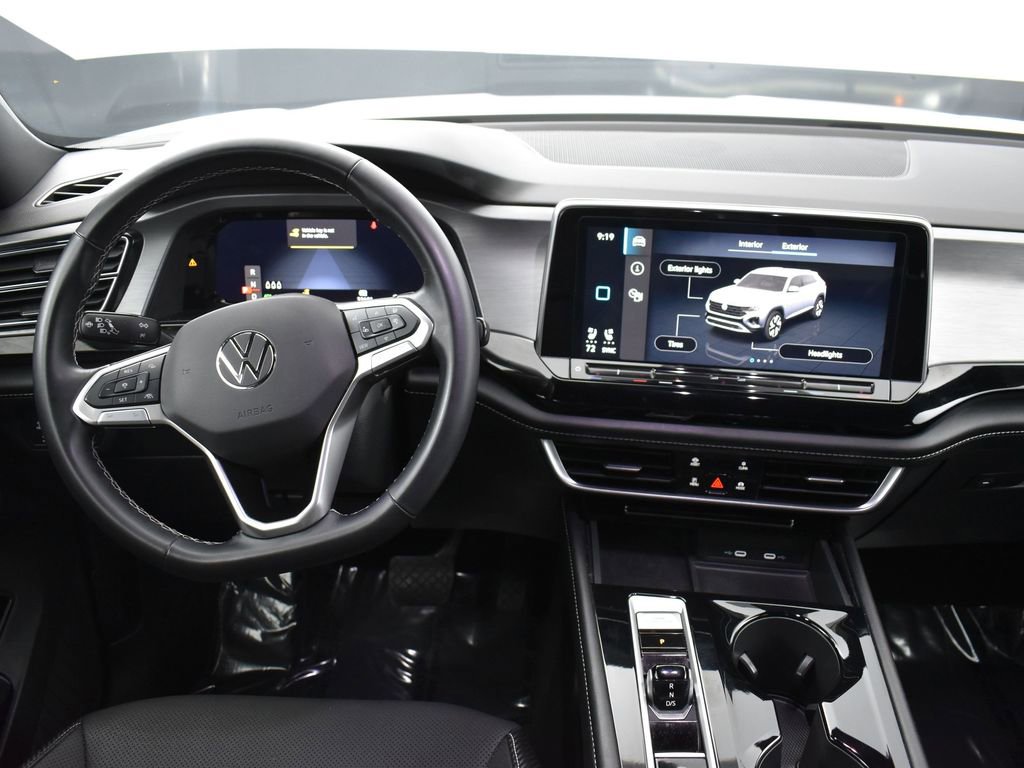 Used 2024 Volkswagen Atlas Cross Sport SE FWD image 15