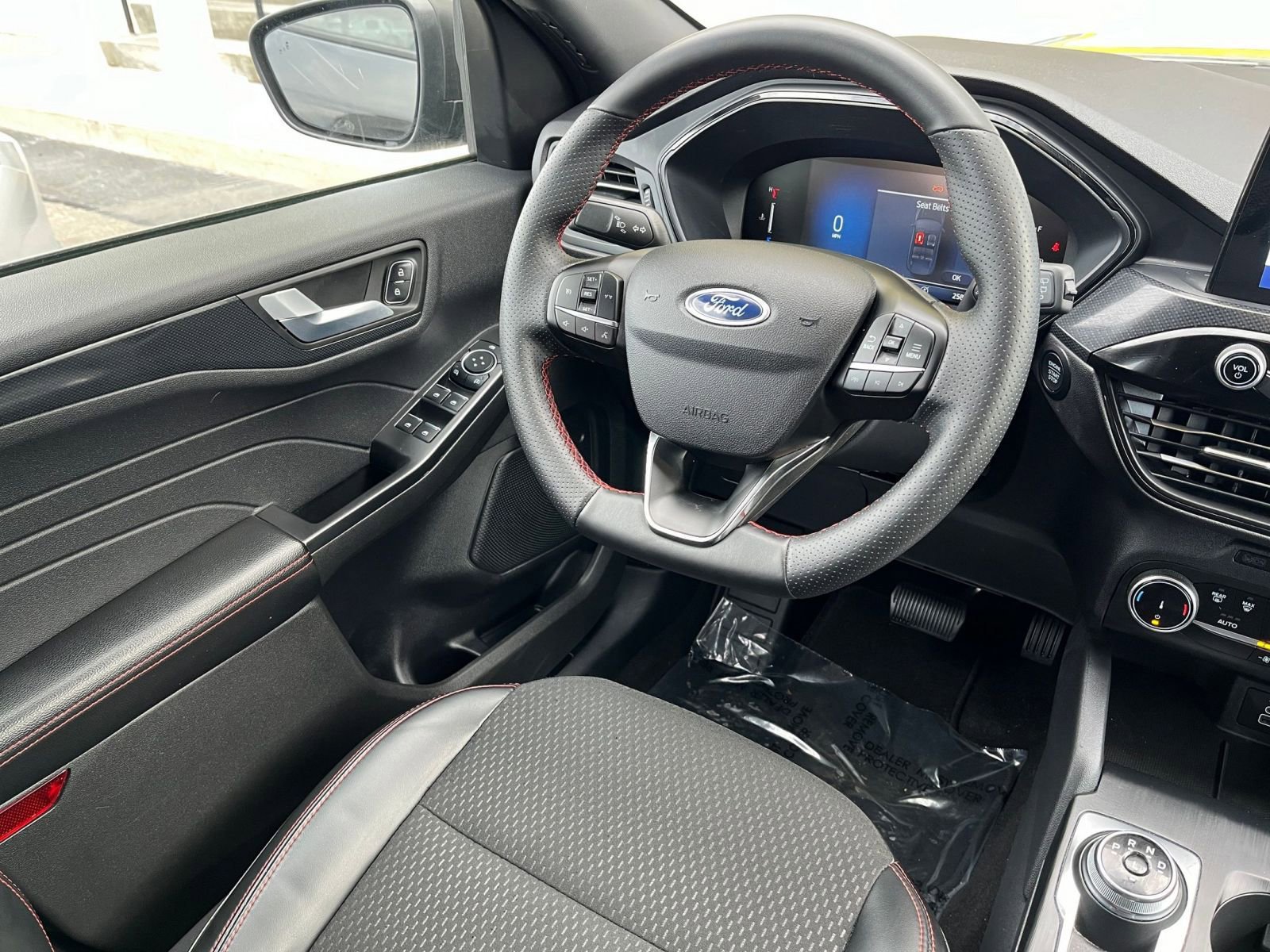 Used 2025 Ford Escape ST-Line image 30