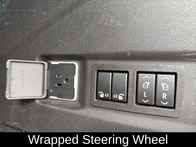 Used 2023 Chevrolet Tahoe High Country w/ Advanced Technology Package image 20