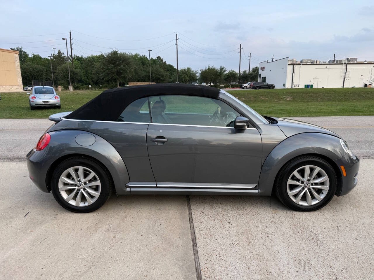 Used 2013 Volkswagen Beetle TDI FWD image 5