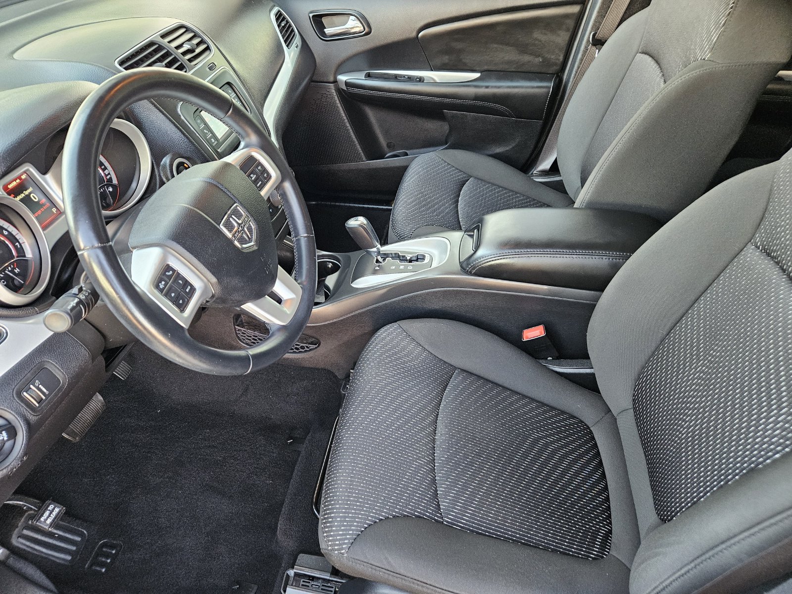 Used 2019 Dodge Journey SE w/ Connectivity Group FWD image 15