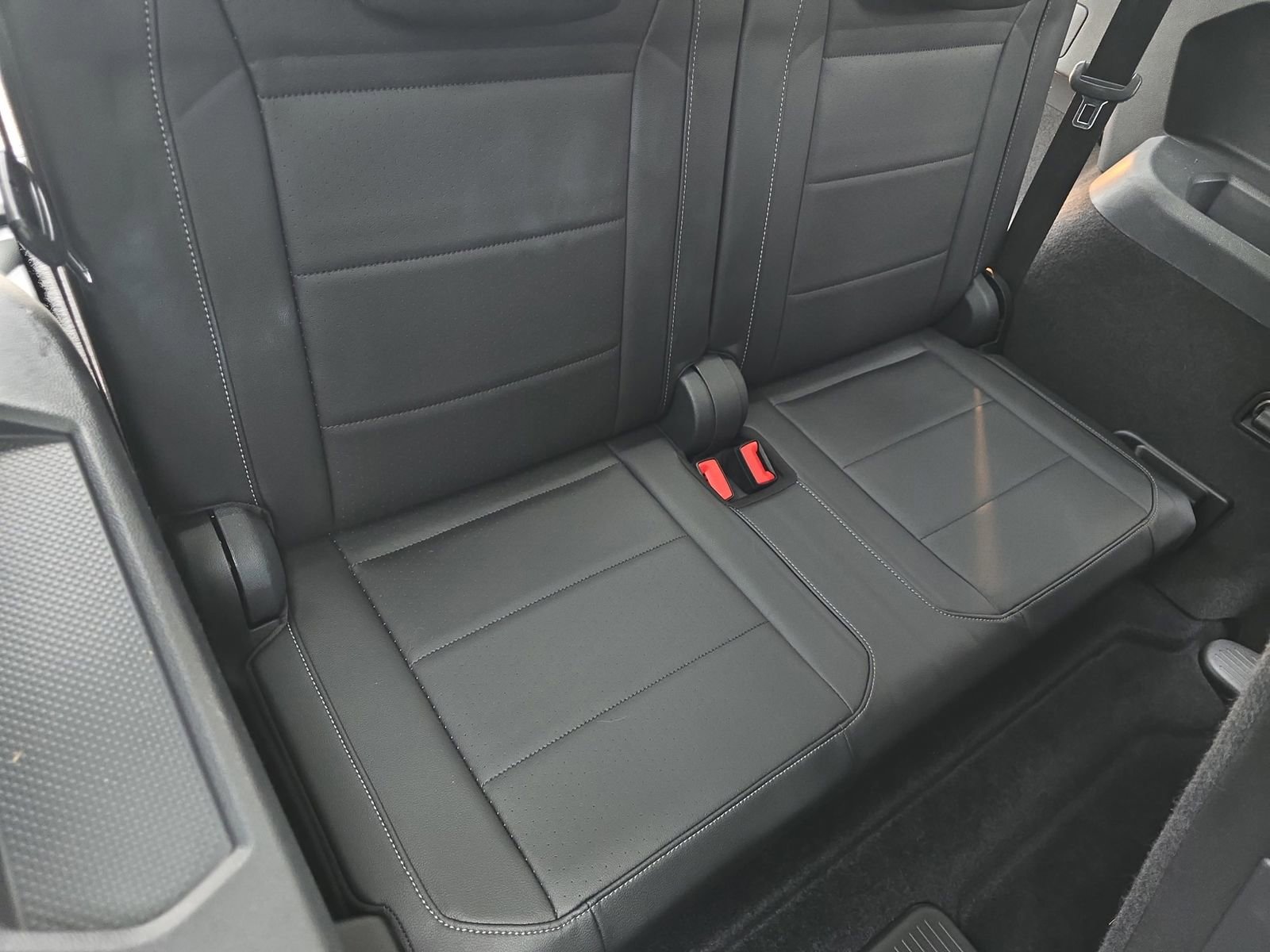 Used 2018 Volkswagen Tiguan SEL image 16