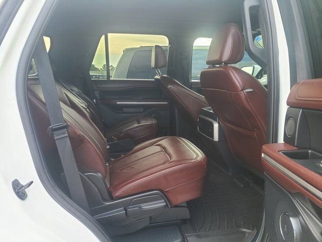 Used 2022 Ford Expedition Limited AWD/4WD image 2