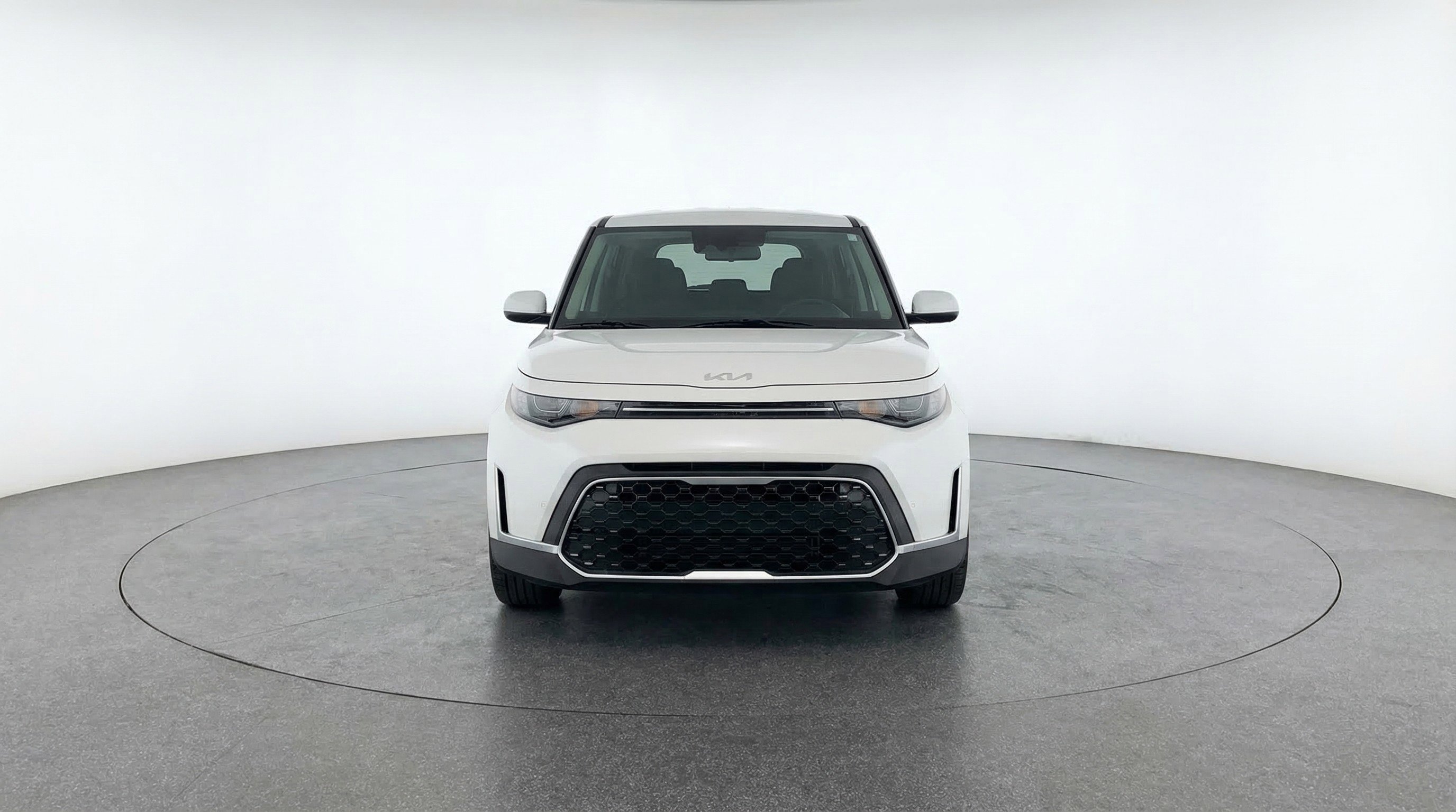 Used 2025 Kia Soul LX w/ LX Technology Package image 2