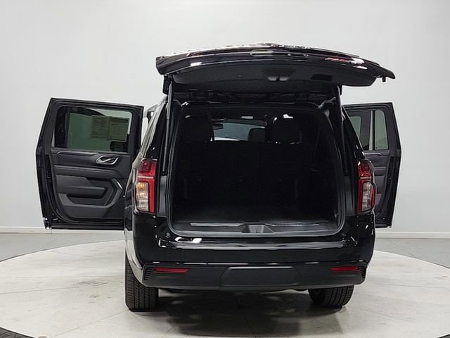 Used 2024 Chevrolet Suburban RST RWD image 14