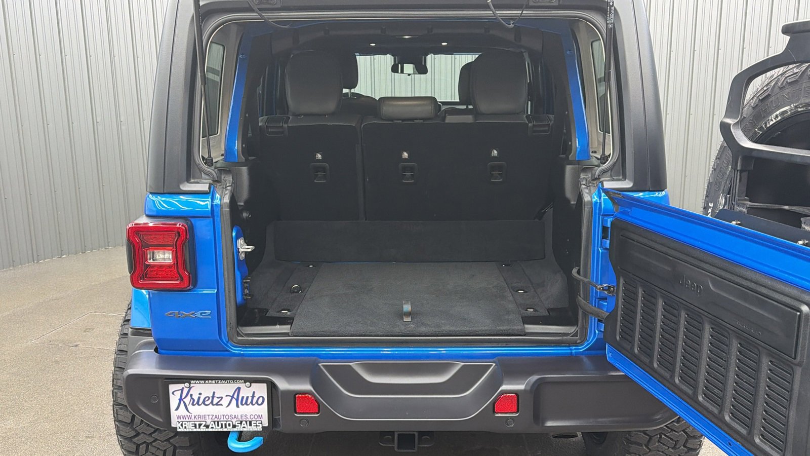 Used 2024 Jeep Wrangler Unlimited w/ Convenience Group image 13