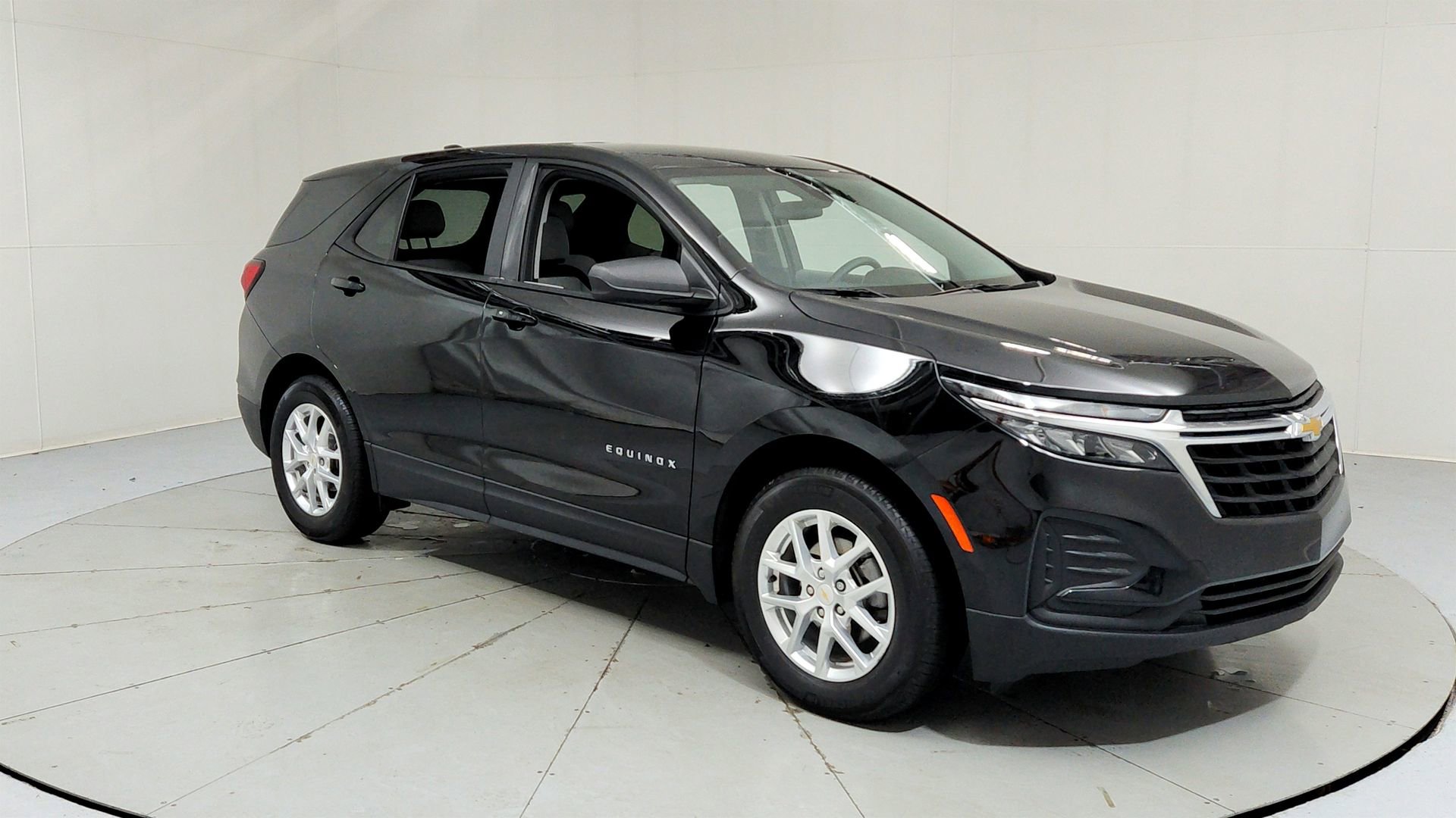 Certified 2024 Chevrolet Equinox LS w/ LS Convenience Package FWD image 7