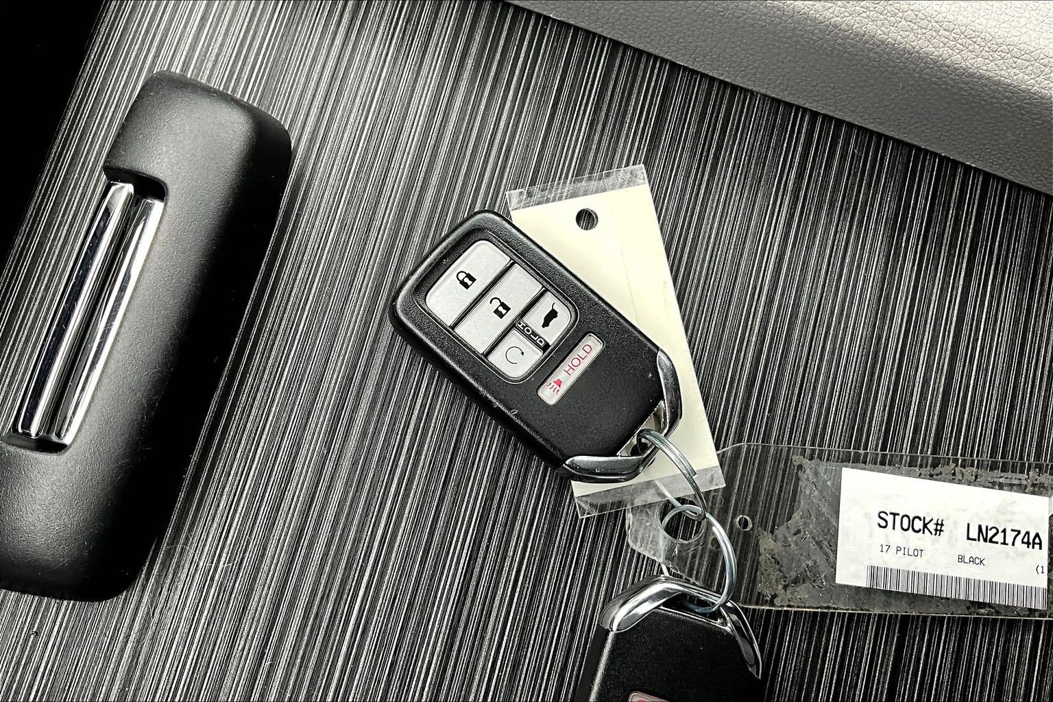 Used 2017 Honda Pilot Touring image 10