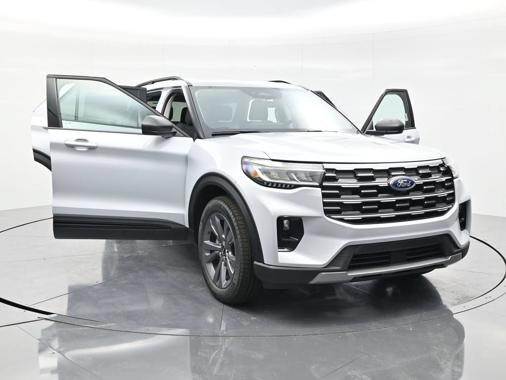 New 2026 Ford Explorer Active w/ Active Comfort Package AWD/4WD image 3