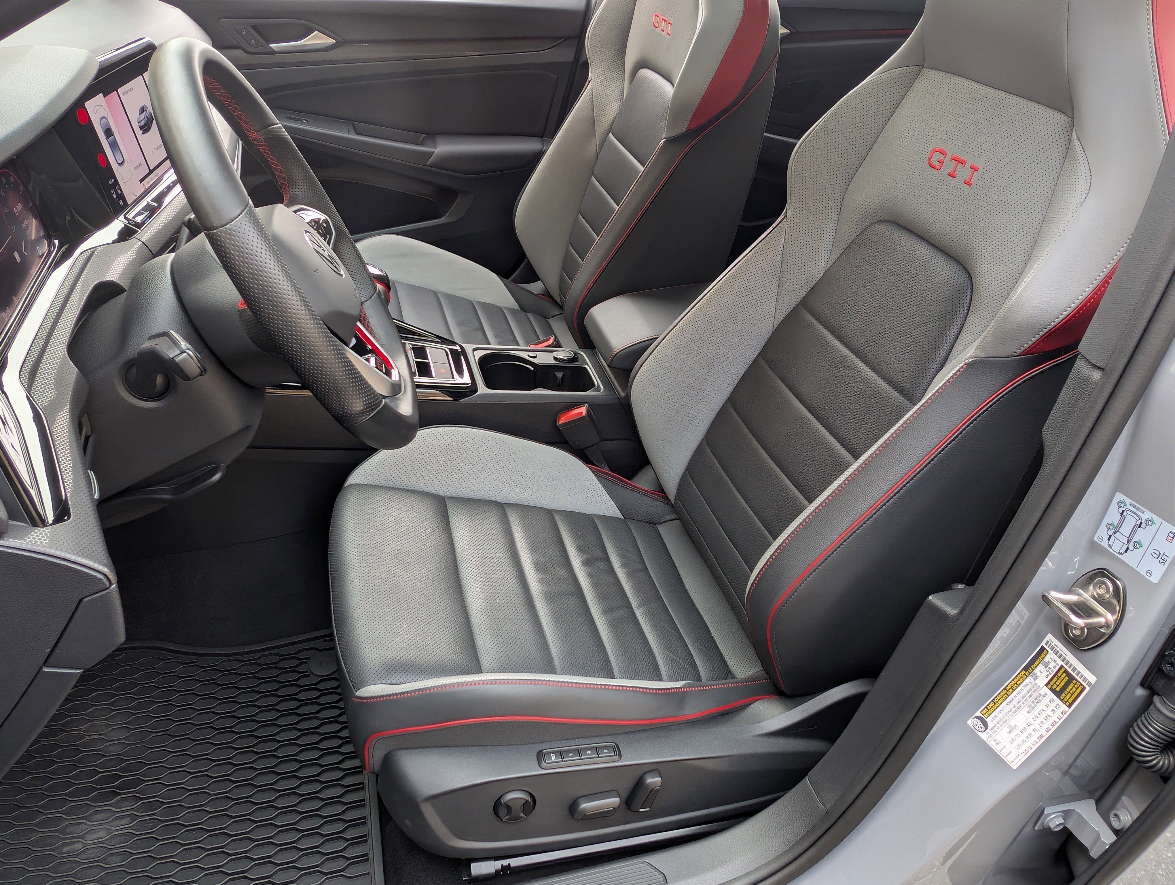 Used 2024 Volkswagen GTI SE image 17