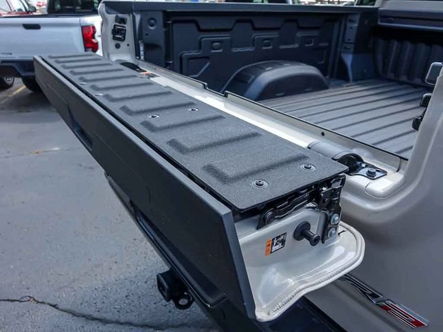 New 2026 Chevrolet Silverado 2500 ZR2 w/ Snow Plow Prep/Camper Package AWD/4WD image 13