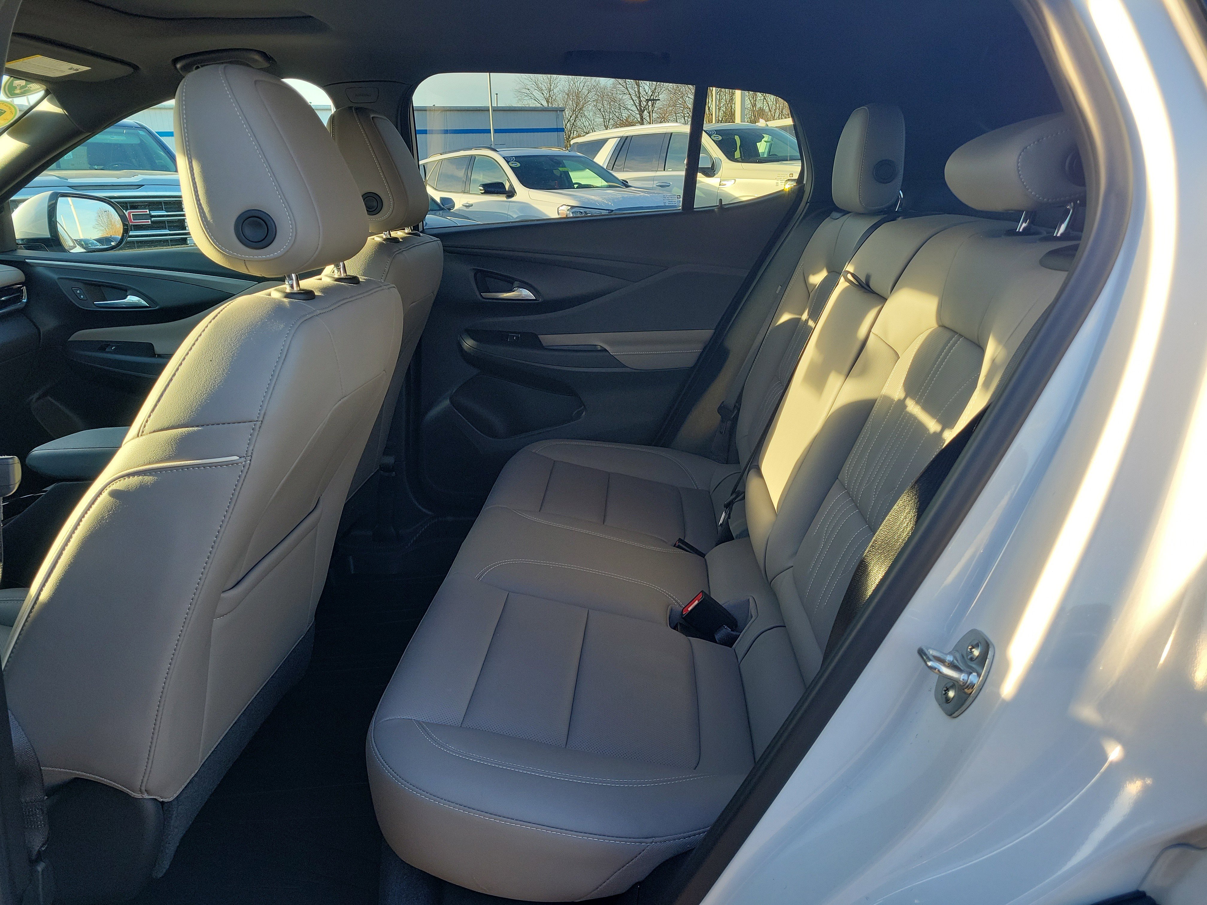 Certified 2025 Buick Envista Avenir image 12