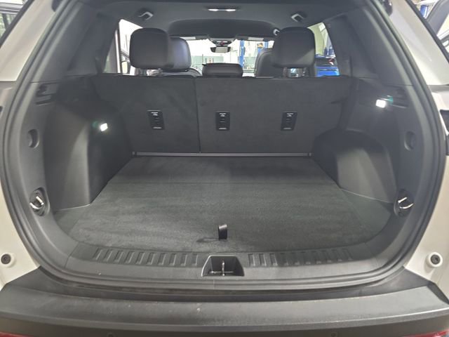 Used 2025 Chevrolet Equinox RS w/ Safety and Technology Package AWD/4WD image 16