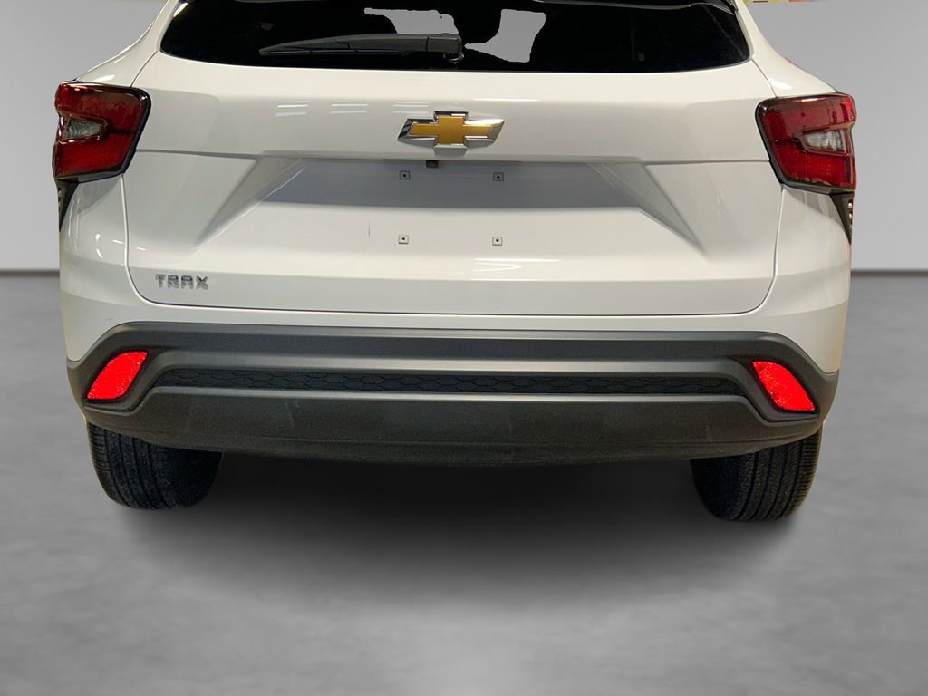 Used 2025 Chevrolet Trax LS image 15