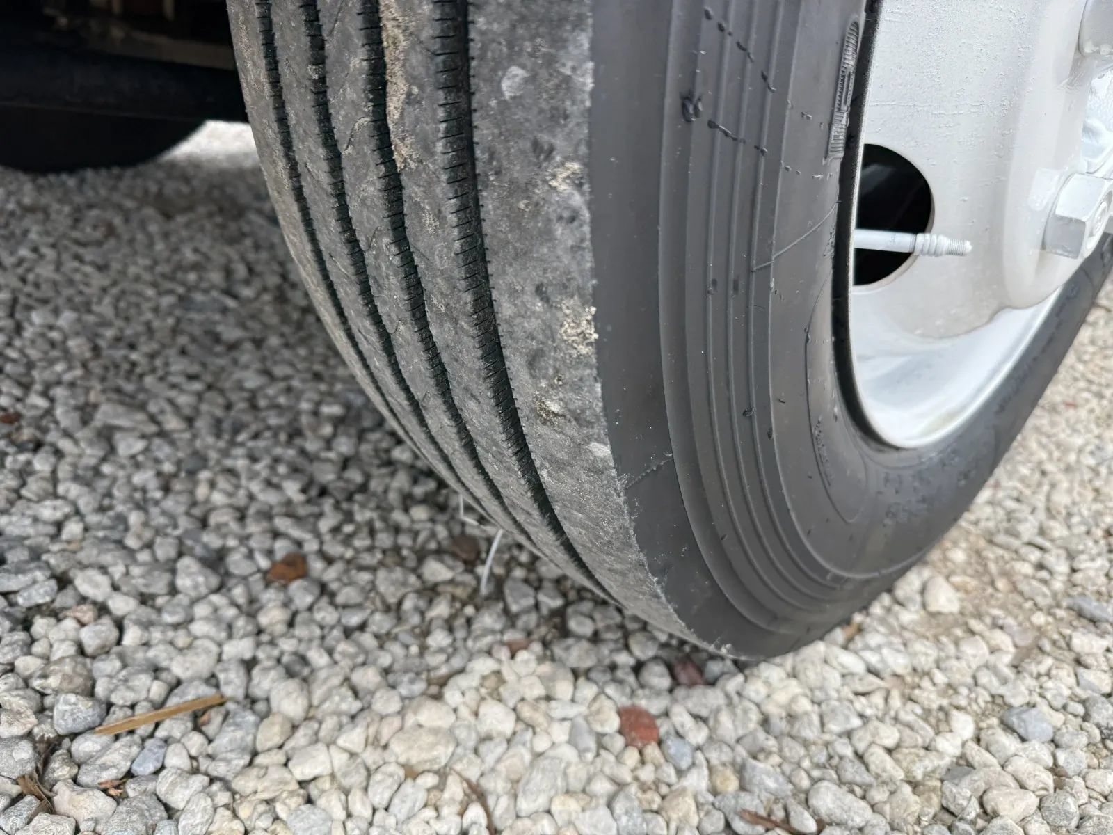 Used 2021 Isuzu NPR RWD image 6