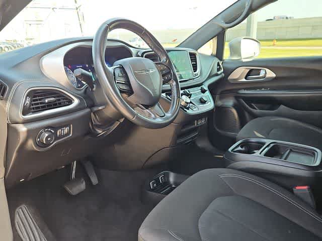 Used 2021 Chrysler Pacifica Touring w/ S Appearance Package FWD image 10