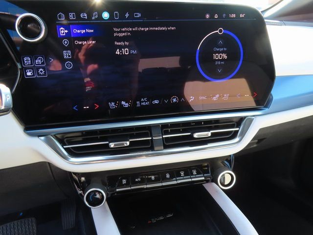 Used 2025 Chevrolet Equinox EV LT w/ Convenience Package II FWD image 28