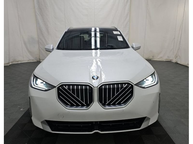 Used 2025 BMW X3 xDrive30i AWD/4WD image 2