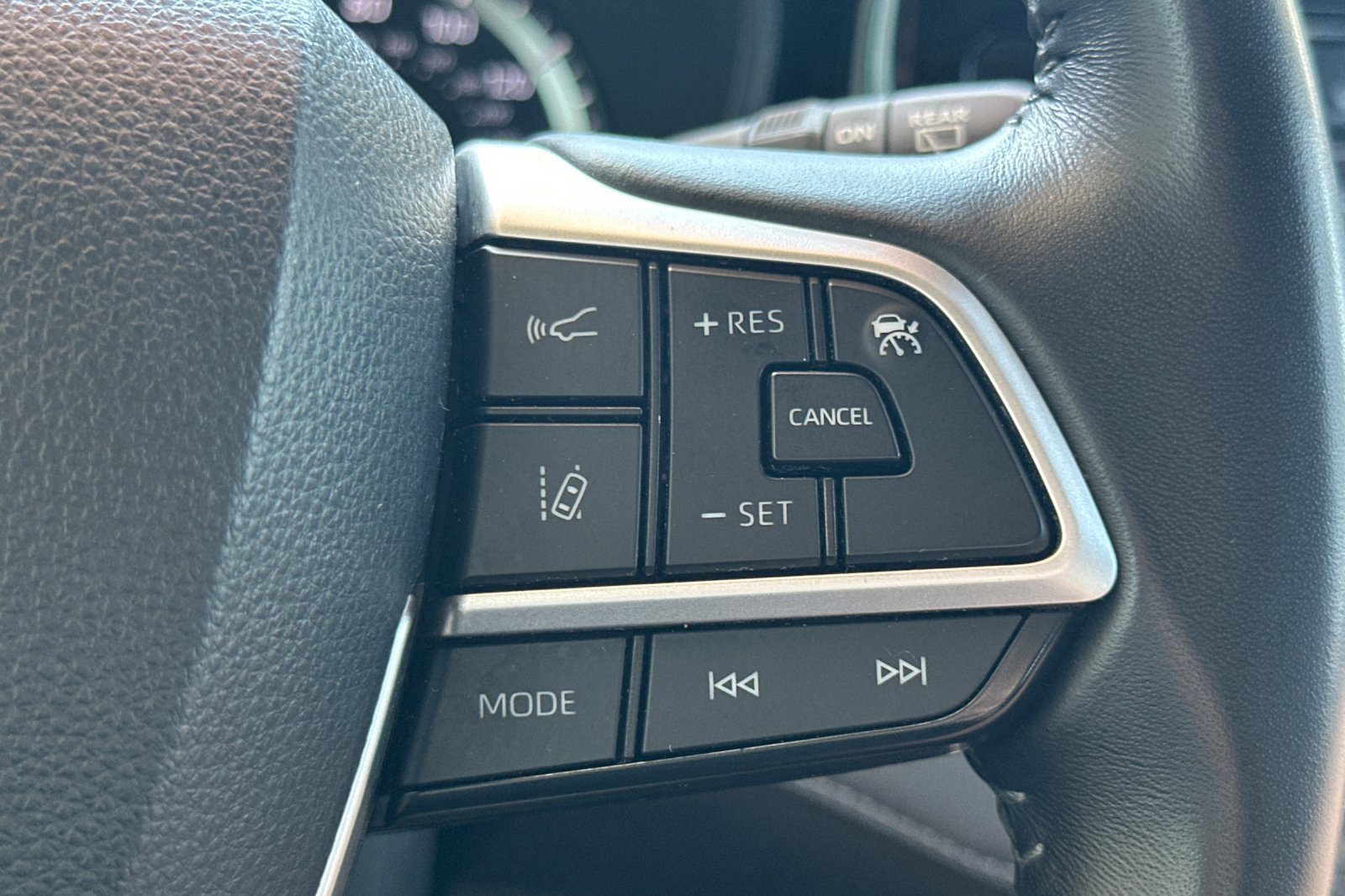 Certified 2025 Toyota Highlander LE AWD/4WD image 30